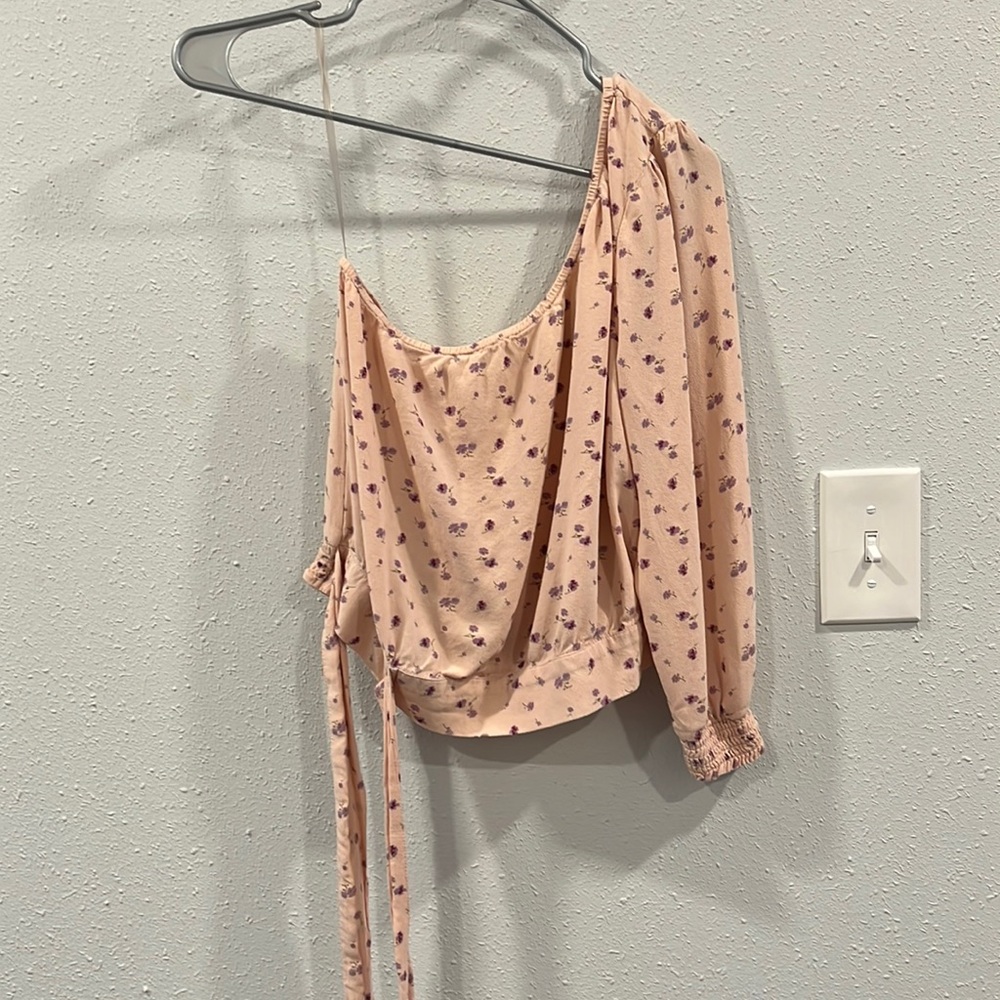 American Eagle One Shoulder Top